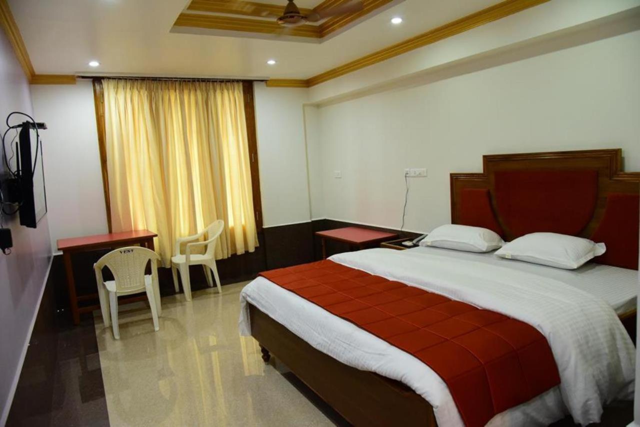 Hotel Chembiyan Pudukkottai Exterior photo